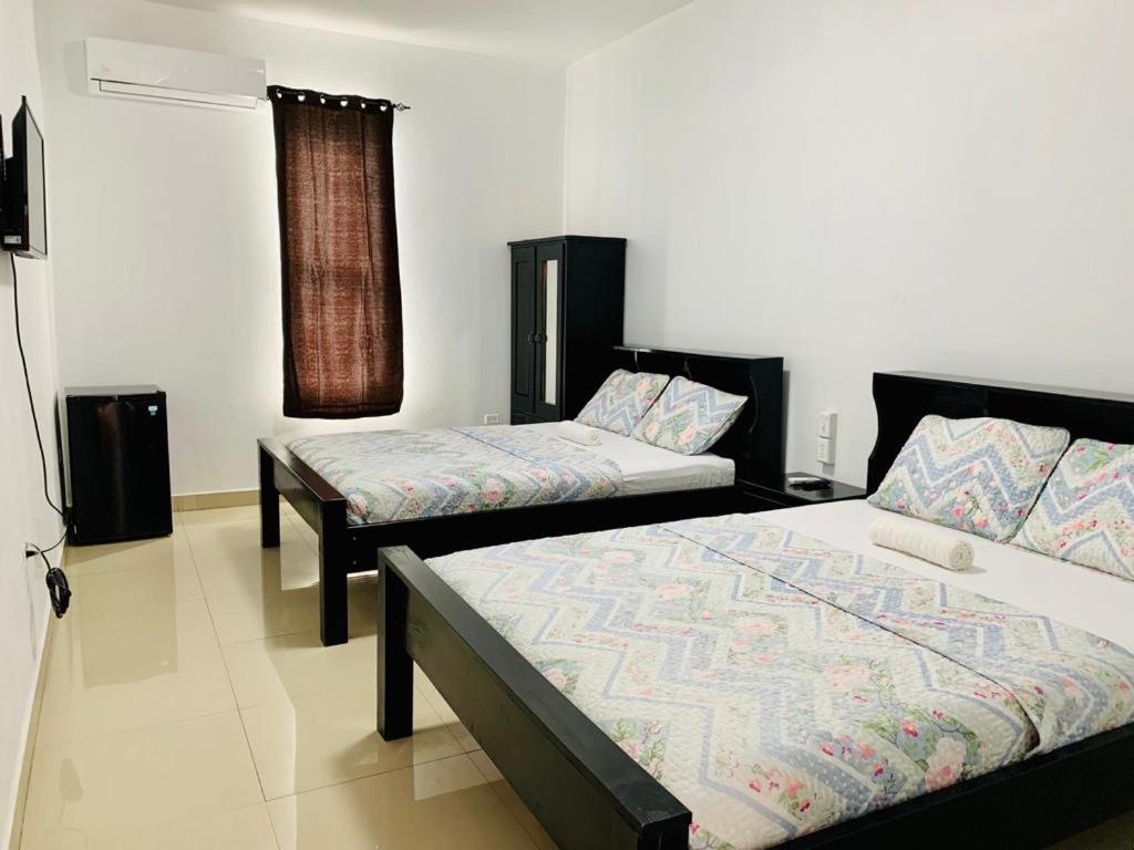 Coastal Bay Suite & Golf Cart Rental San Pedro  Exteriör bild
