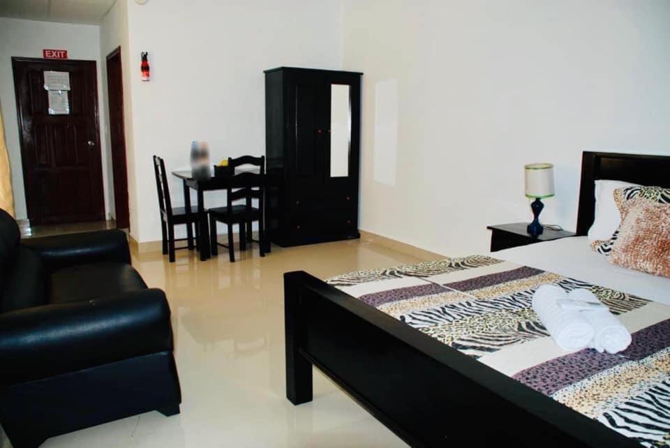 Coastal Bay Suite & Golf Cart Rental San Pedro  Exteriör bild