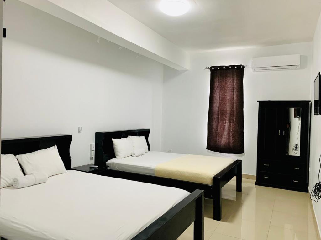 Coastal Bay Suite & Golf Cart Rental San Pedro  Exteriör bild